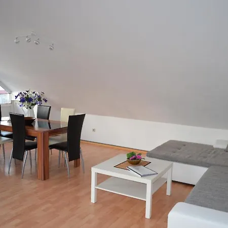 Ferienwohnung Strauch Apartment *